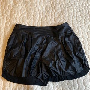 Limited edition Size 6 lululemon faux leather pull on shorts